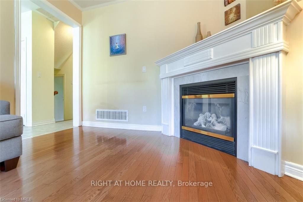 3020 Hawktail Crescent