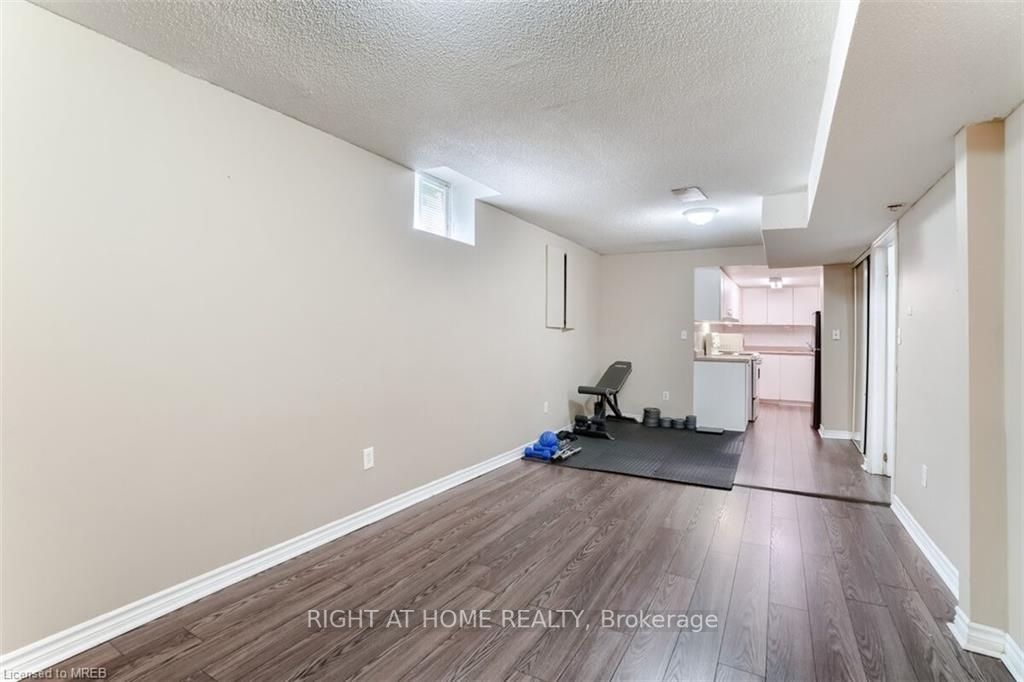 3020 Hawktail Crescent