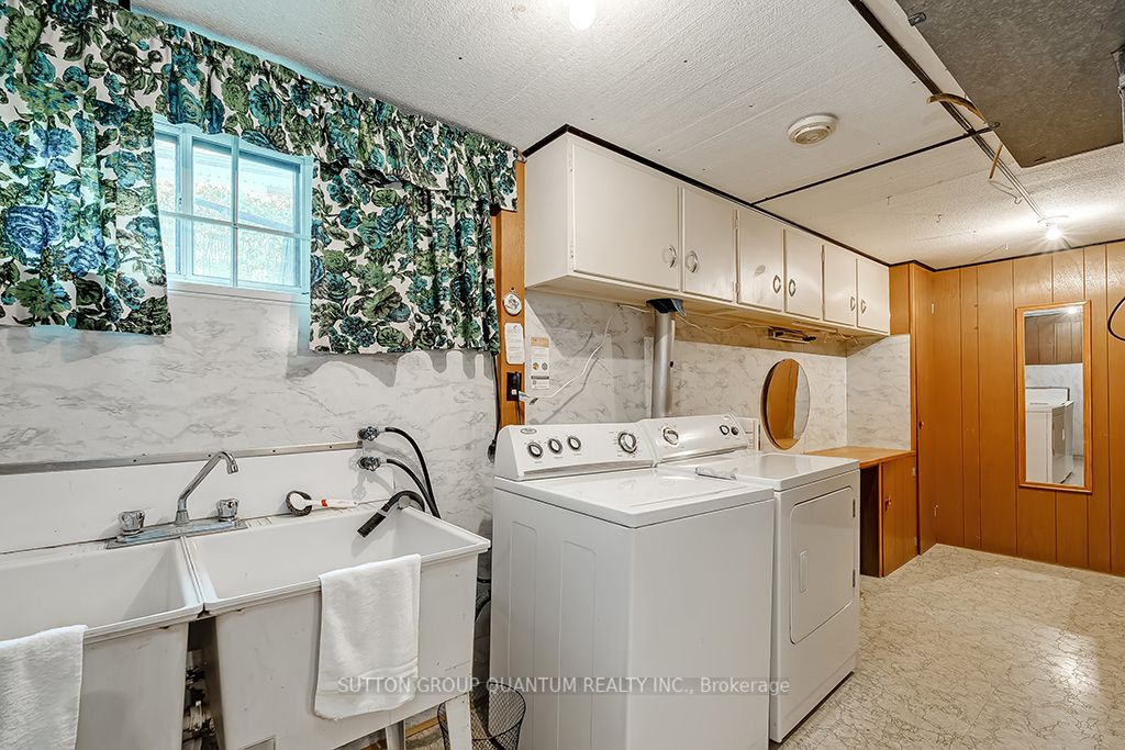 6 Willis Dr