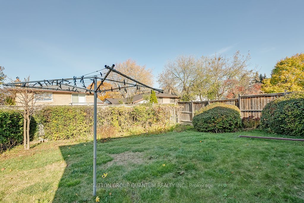 6 Willis Dr