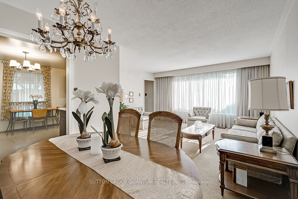 6 Willis Dr