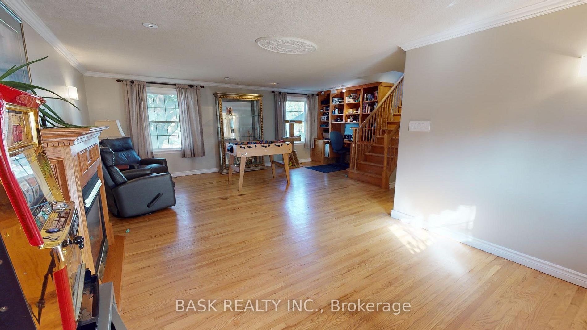 1 Geneva Crescent