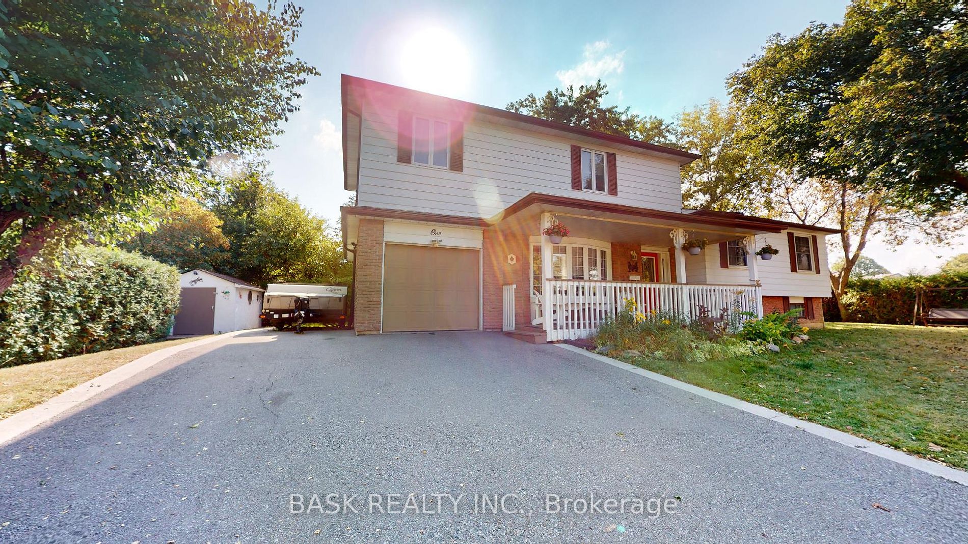 1 Geneva Crescent