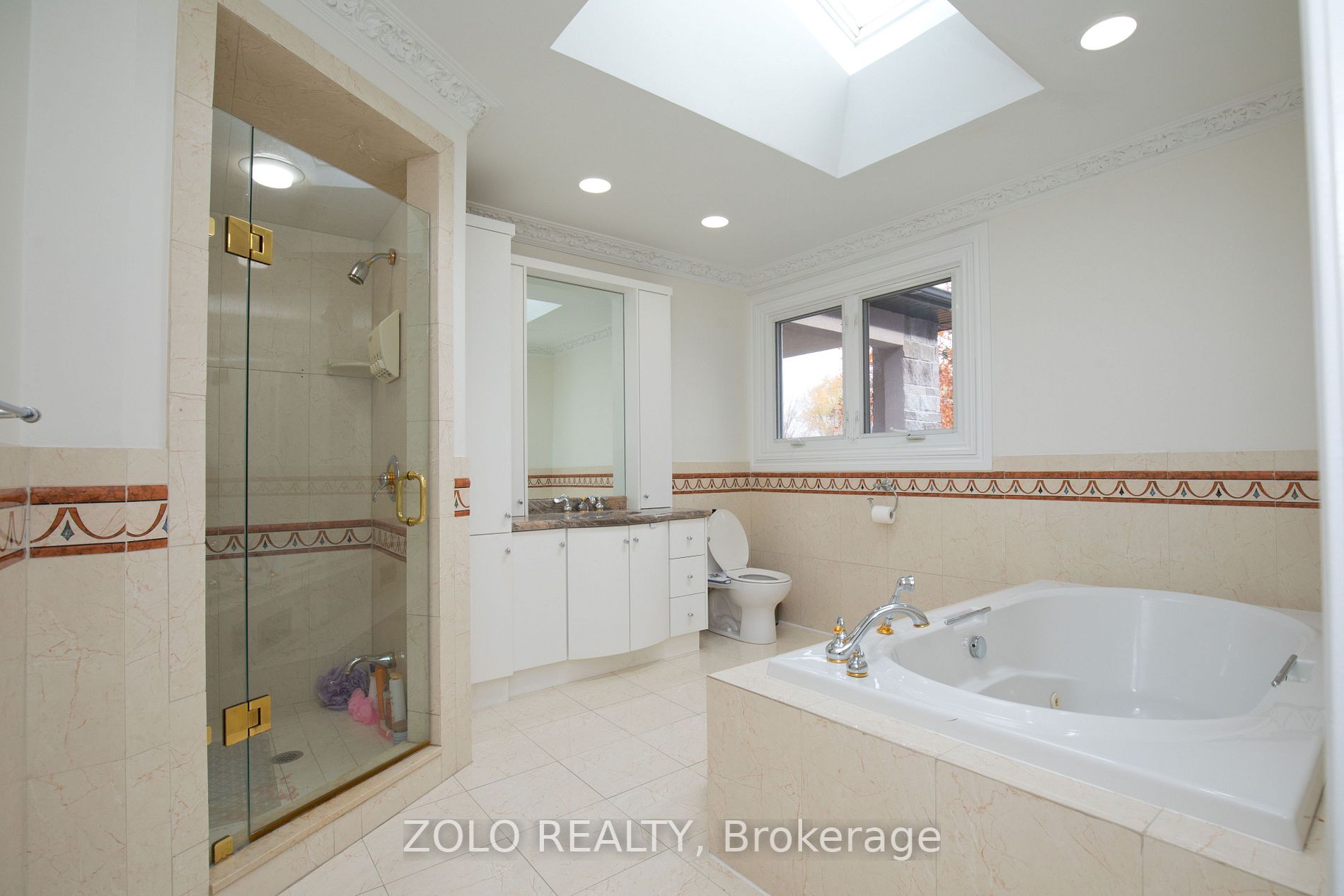 1263 Saginaw Cres