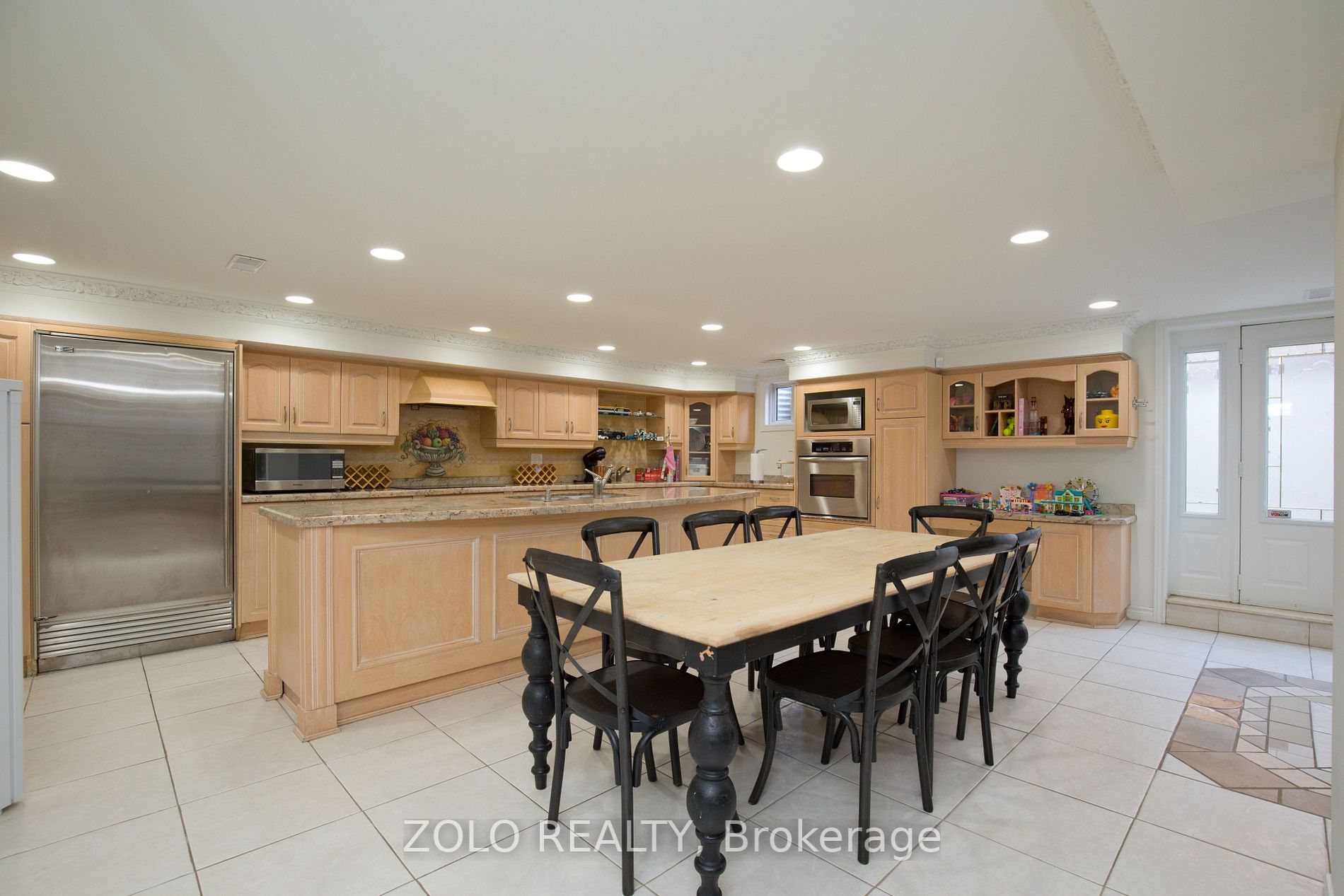 1263 Saginaw Cres