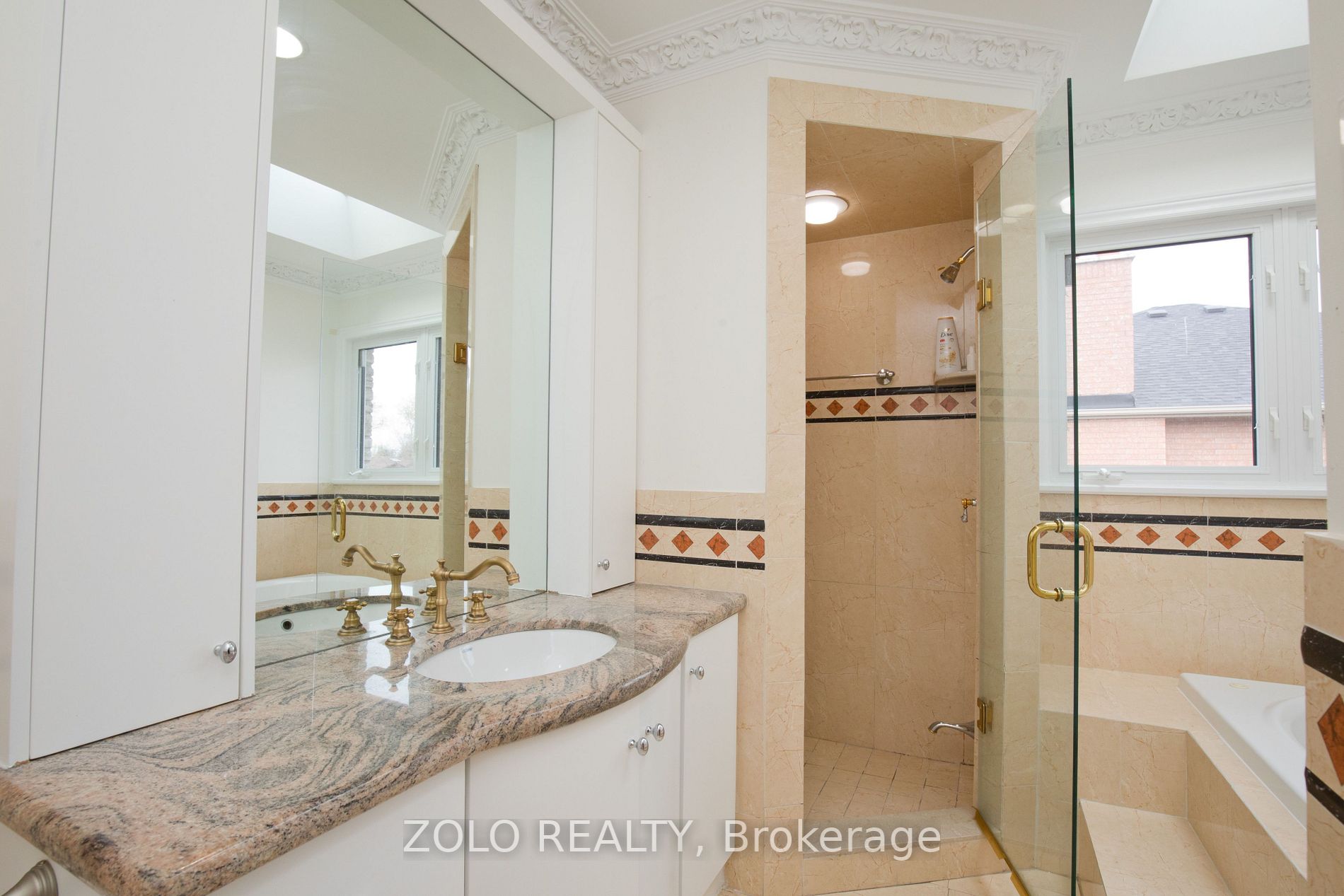 1263 Saginaw Cres