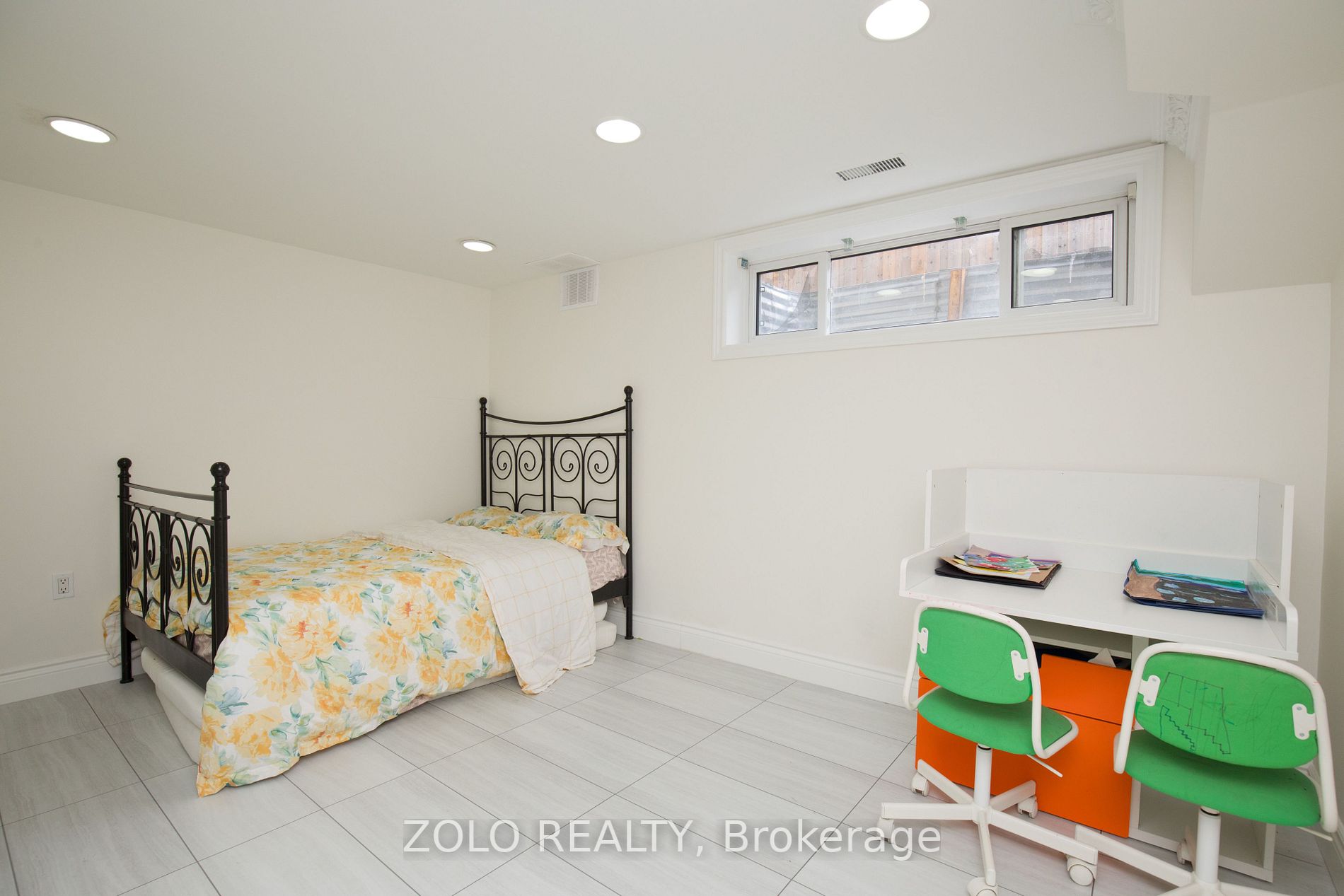 1263 Saginaw Cres