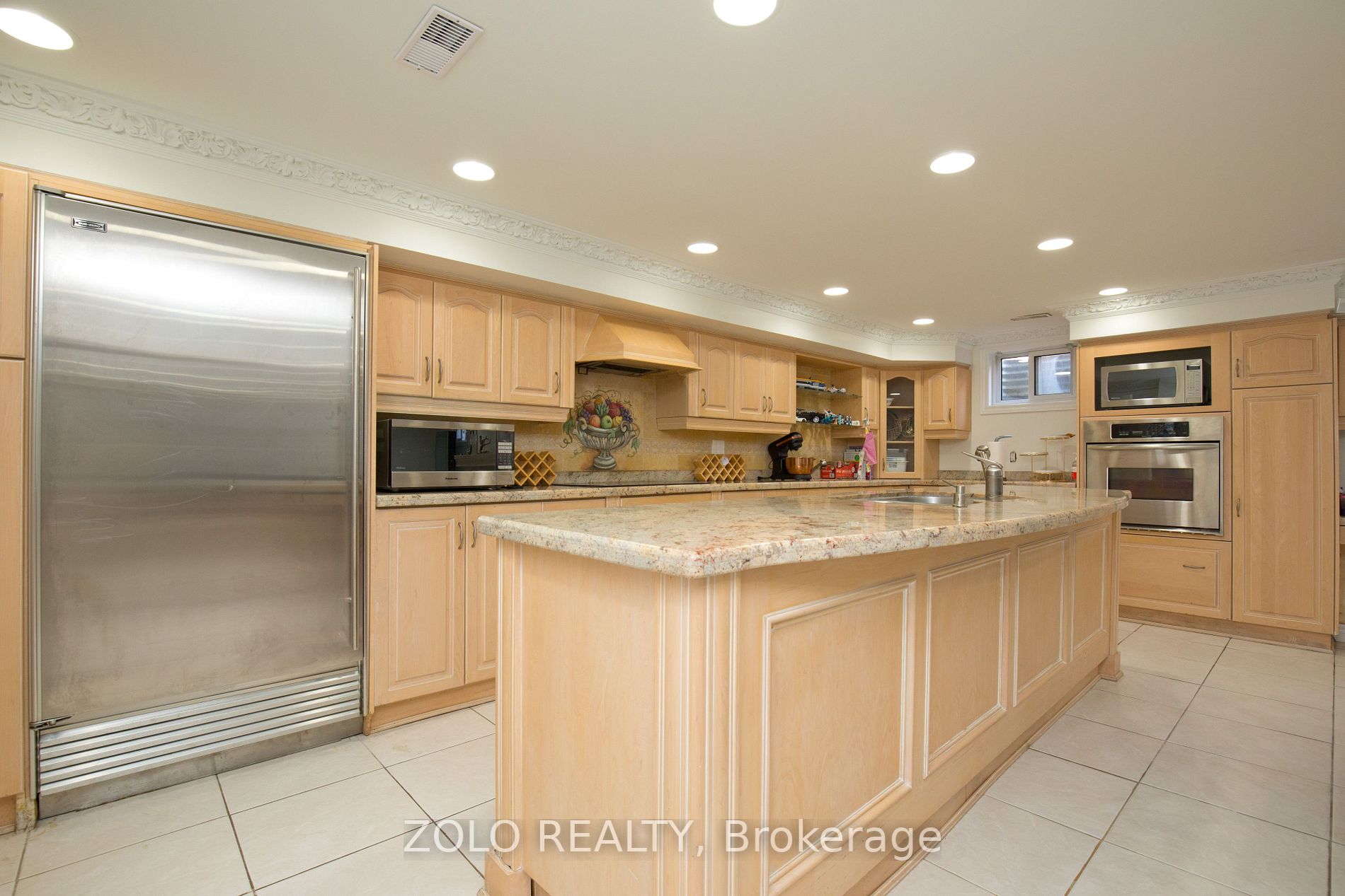 1263 Saginaw Cres