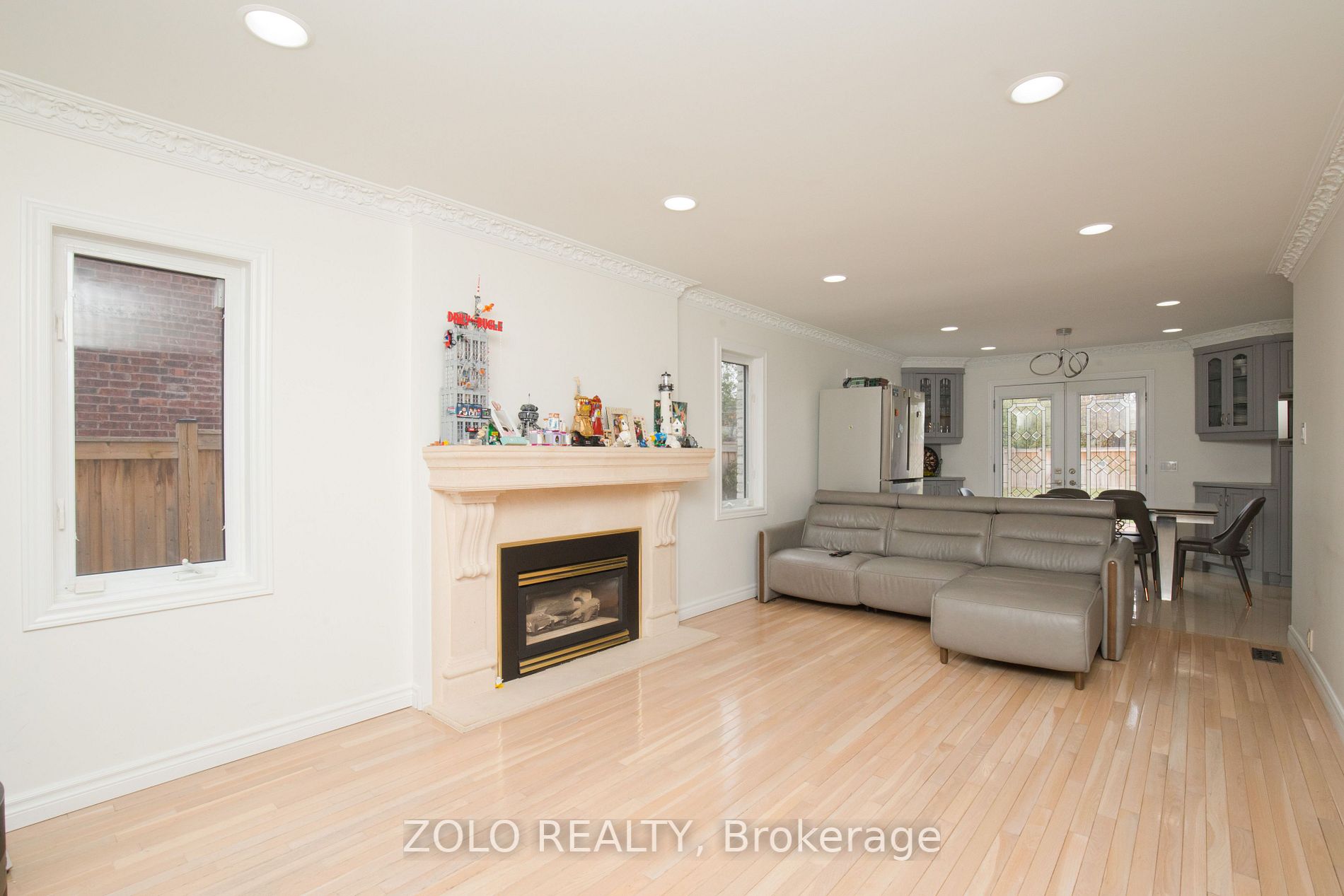 1263 Saginaw Cres