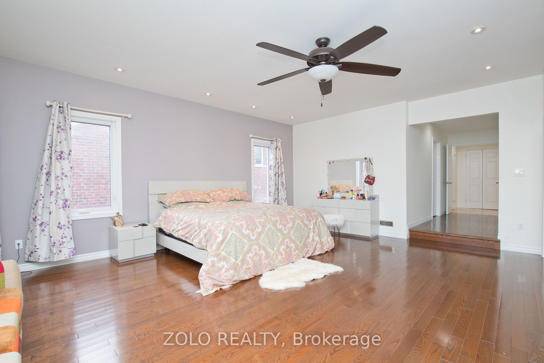 1263 Saginaw Cres