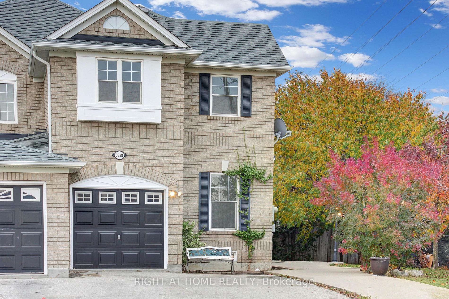 3838 Milkwood Cres