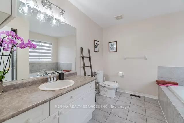 125 Fairhill Ave