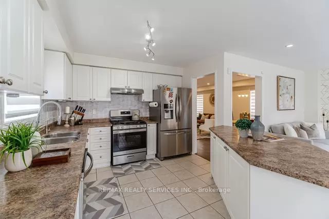 125 Fairhill Ave