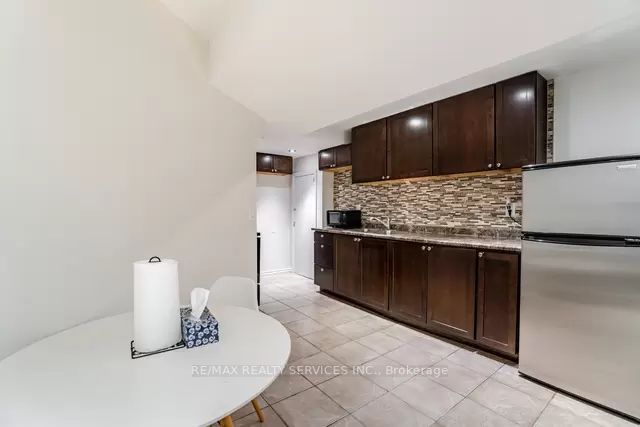 125 Fairhill Ave