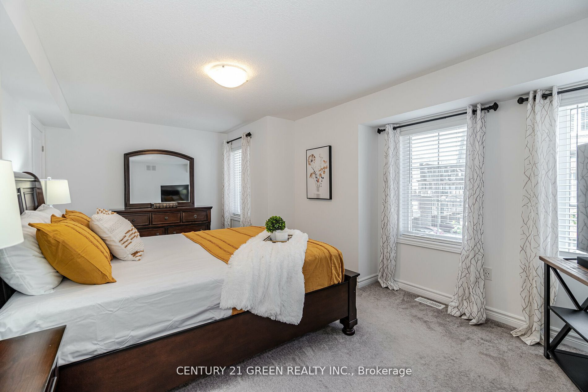 445 Ontario Street S, #132