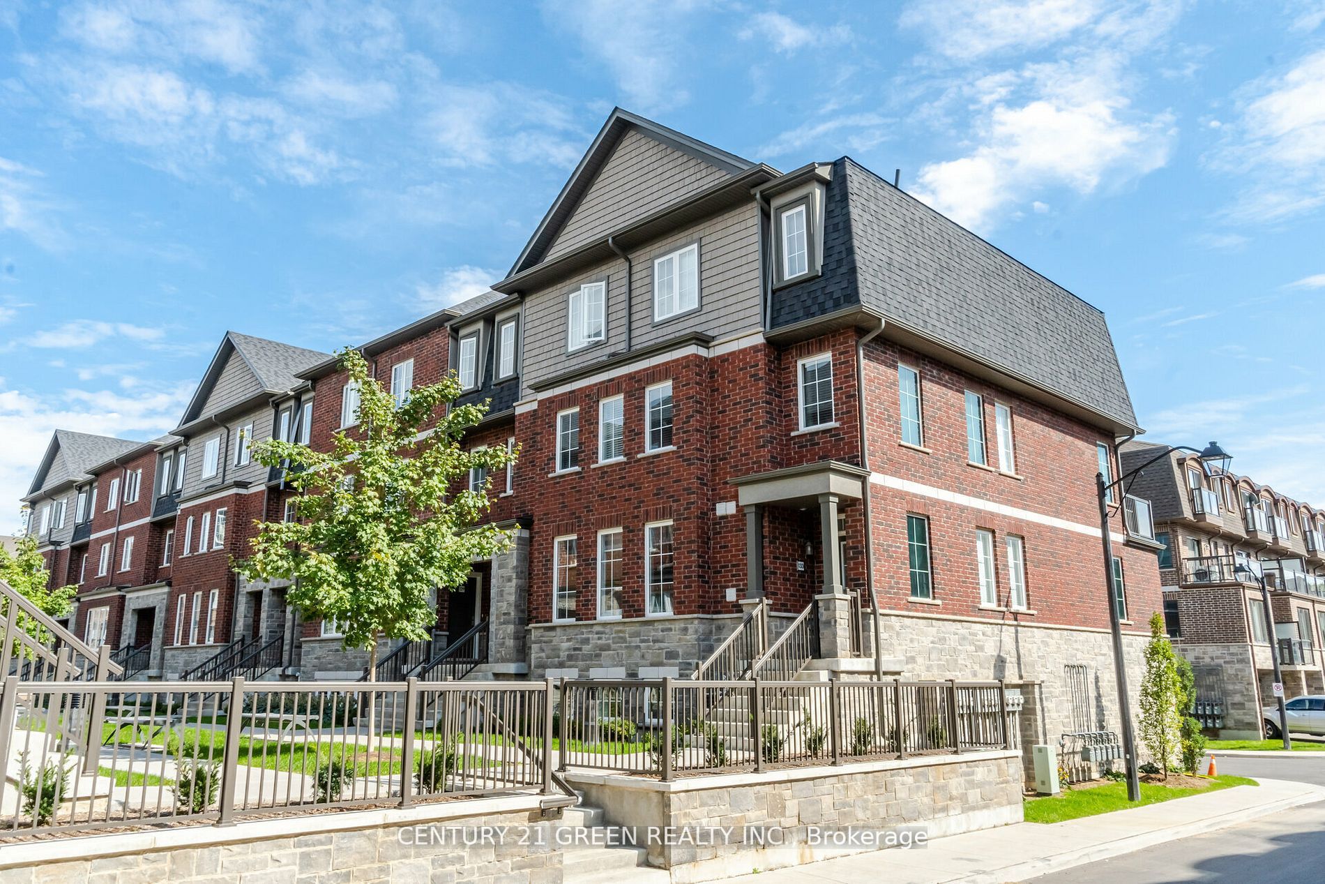 445 Ontario Street S, #132