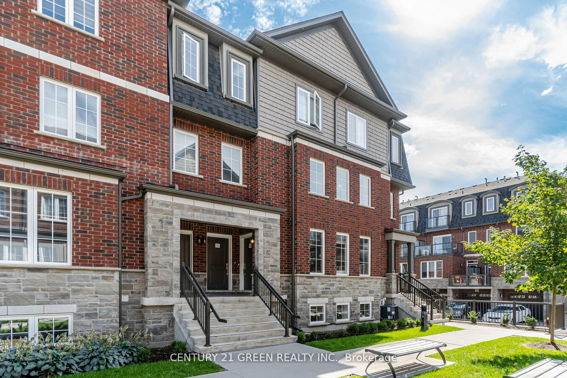 445 Ontario St S, #132
