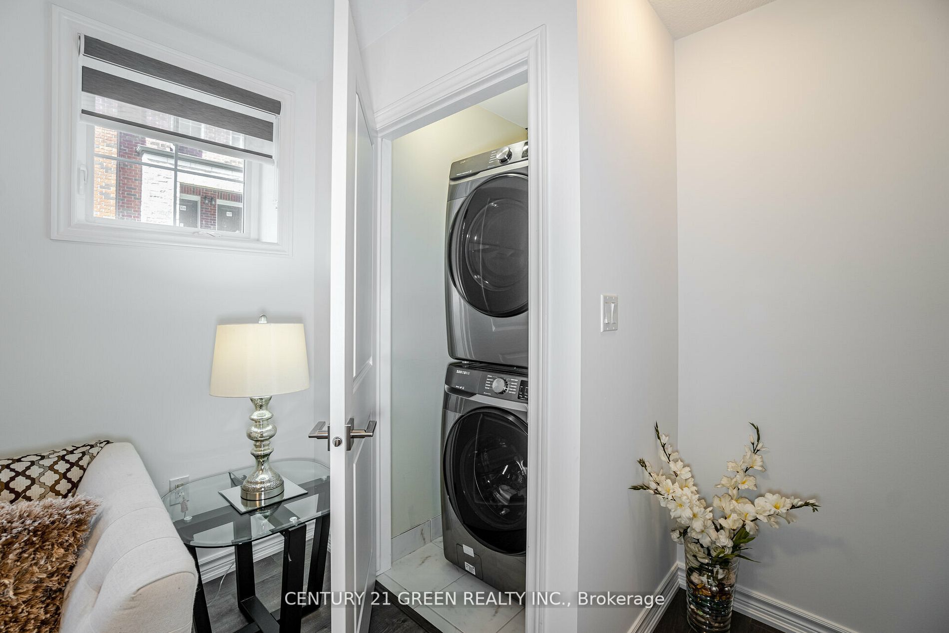 445 Ontario Street S, #132