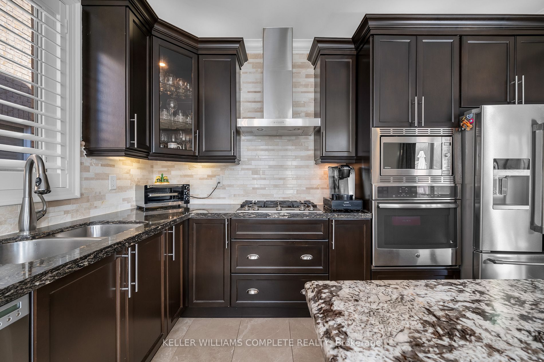 958 Drysdale Cres