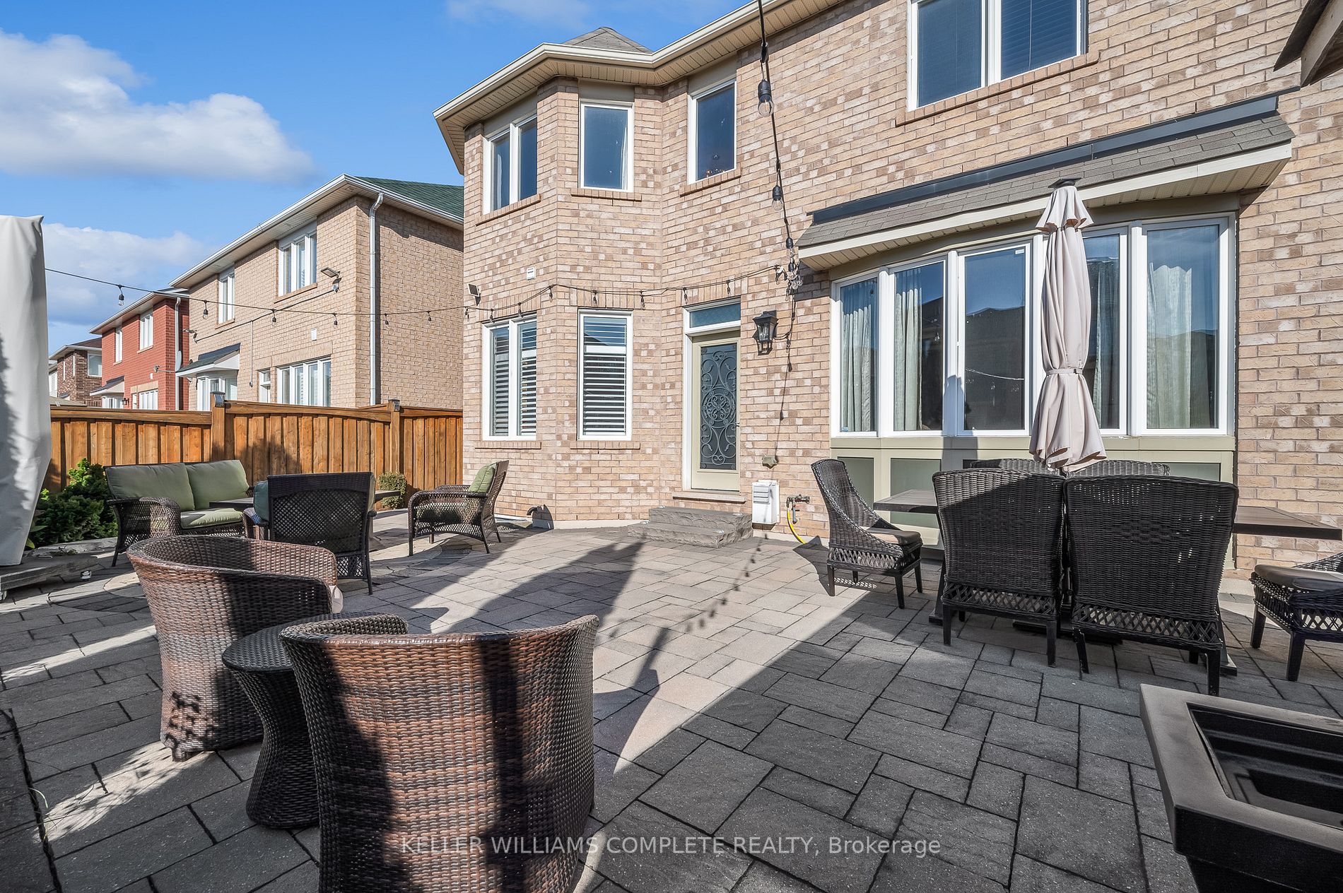 958 Drysdale Cres