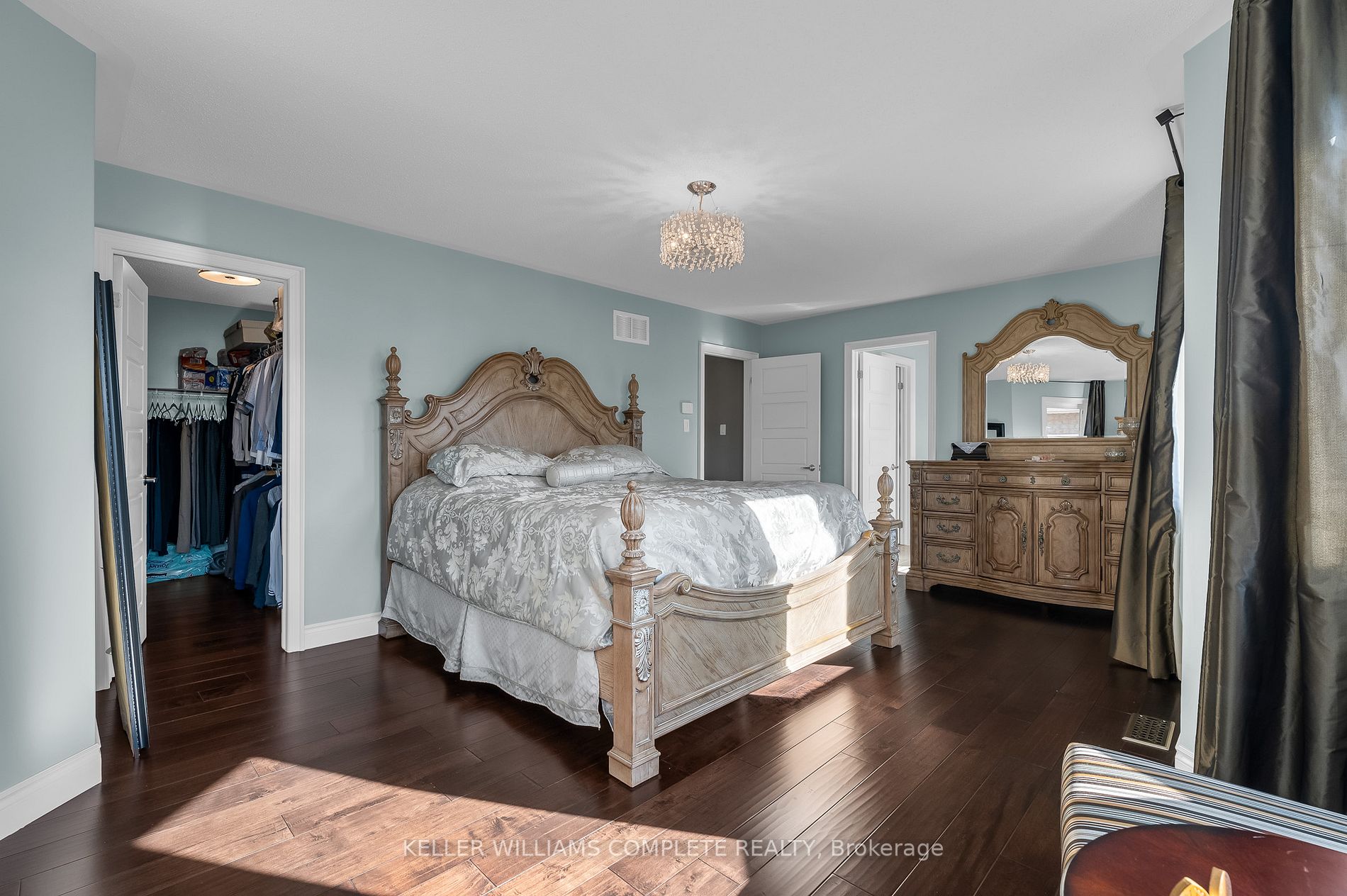 958 Drysdale Cres