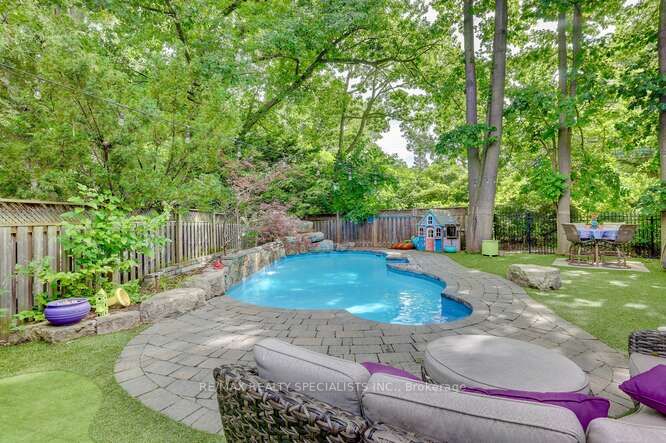1270 Rose Crt