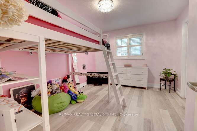 1270 Rose Crt