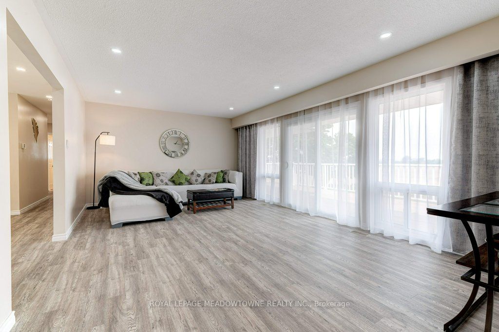 11511 Winston Churchill Blvd