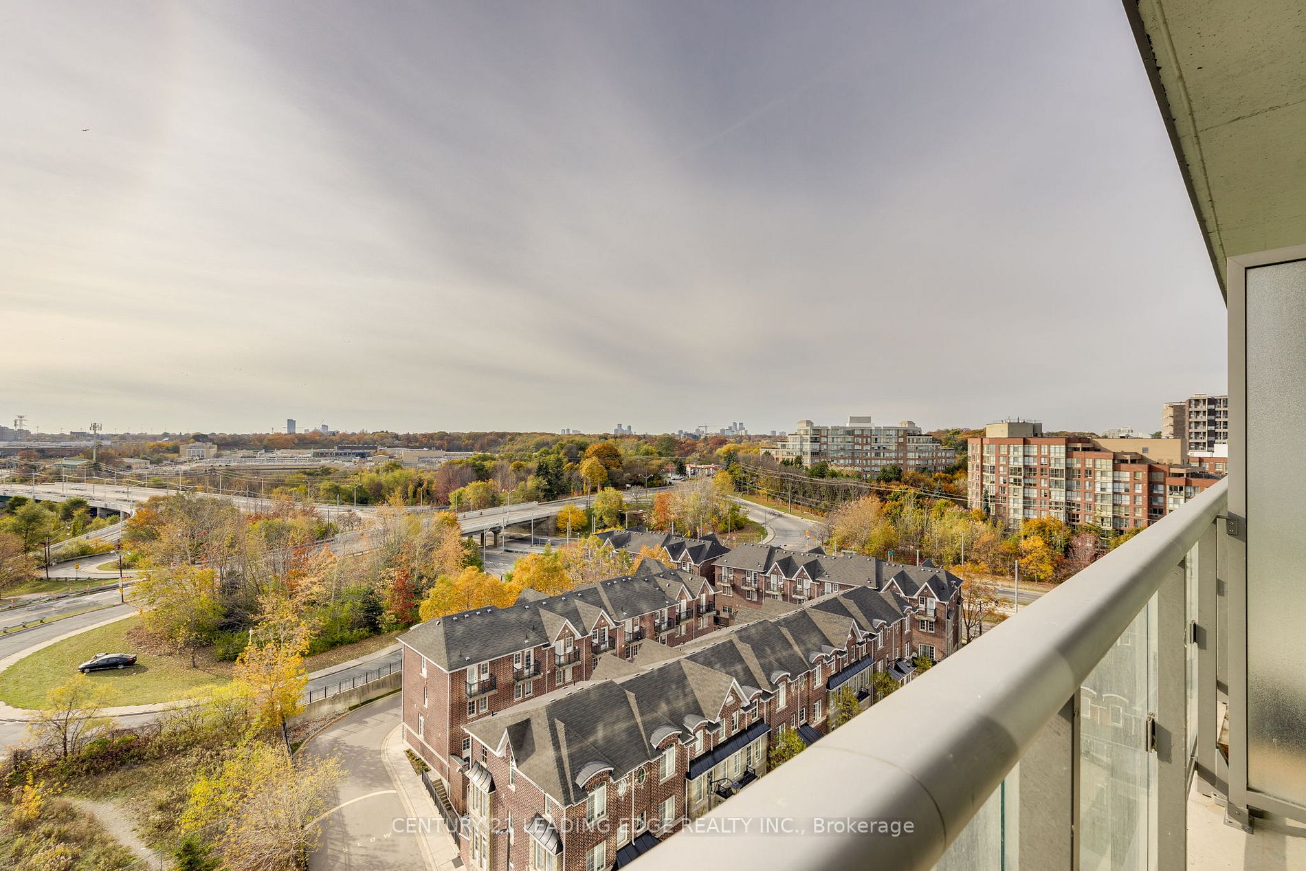 105 The Queensway Ave, #906