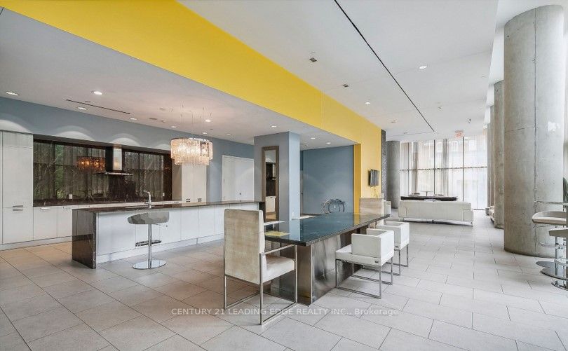 105 The Queensway Ave, #906