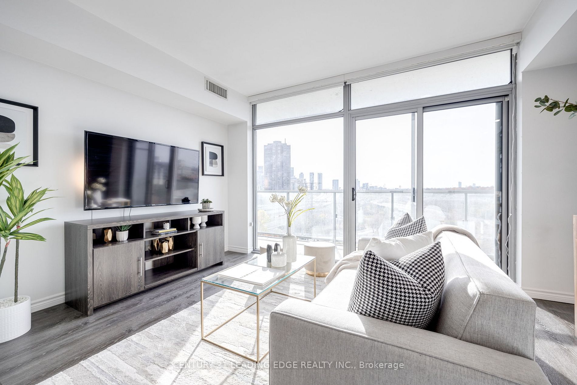 105 The Queensway Ave, #906