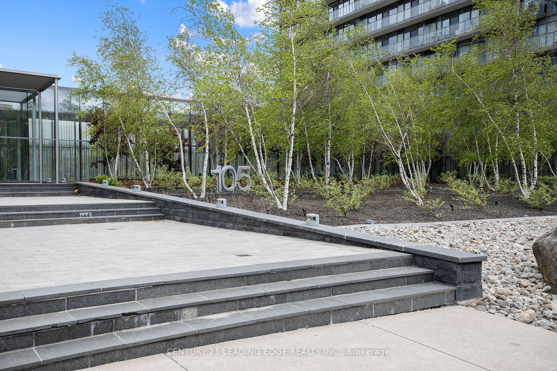 105 The Queensway Ave, #906