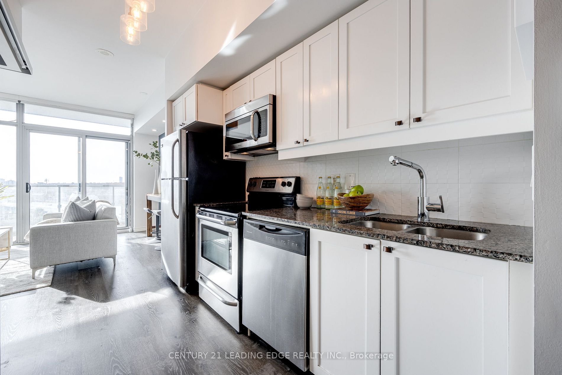 105 The Queensway Ave, #906