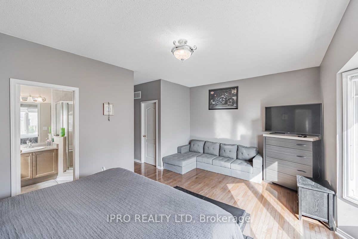 26 Dovergreen Dr