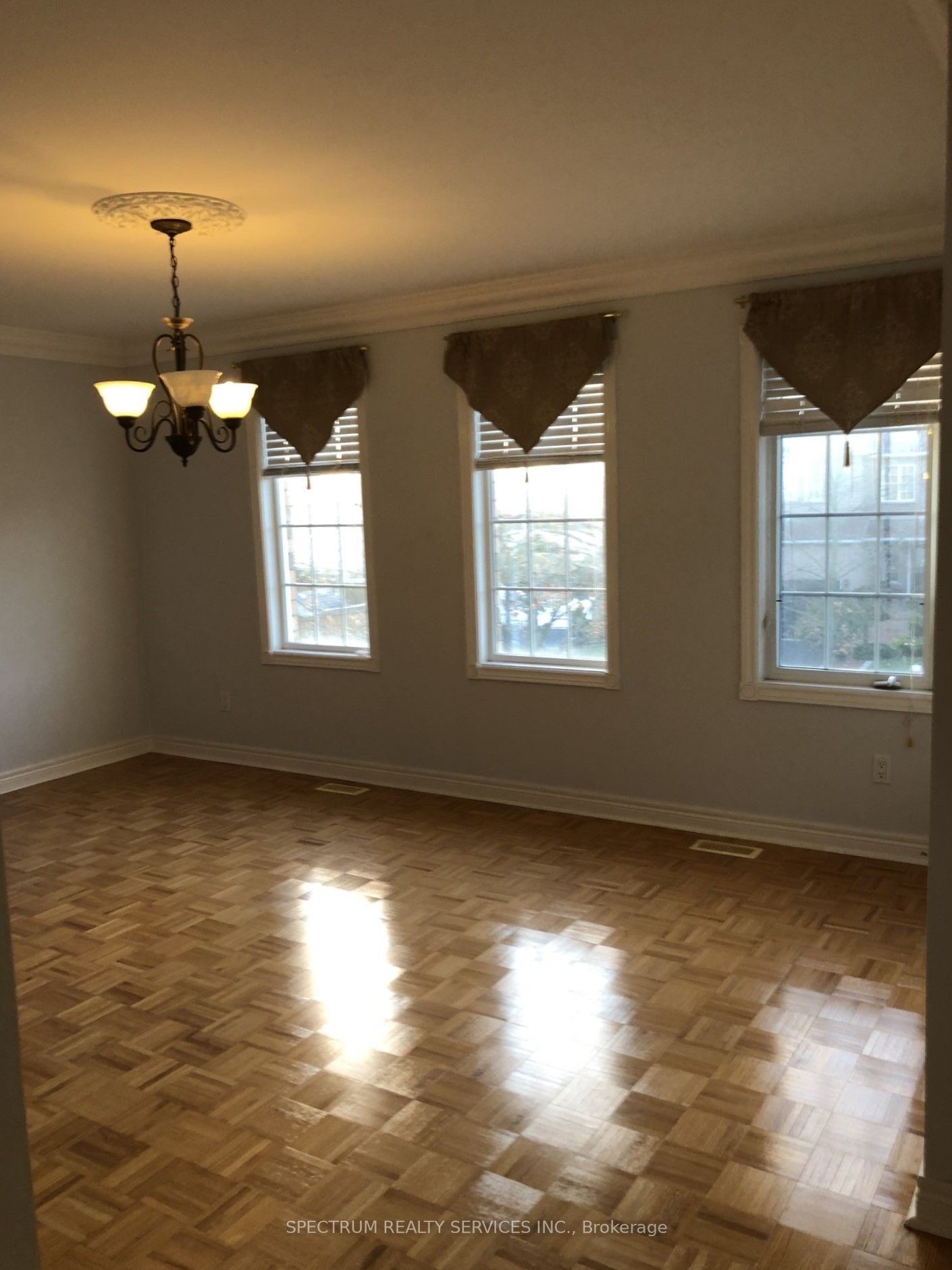 71 Shady Glen Cres