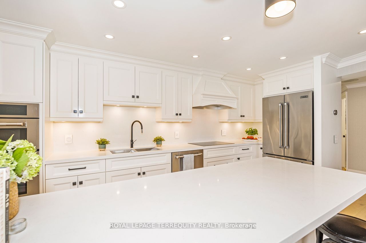 2045 Lake Shore Blvd W, #1709