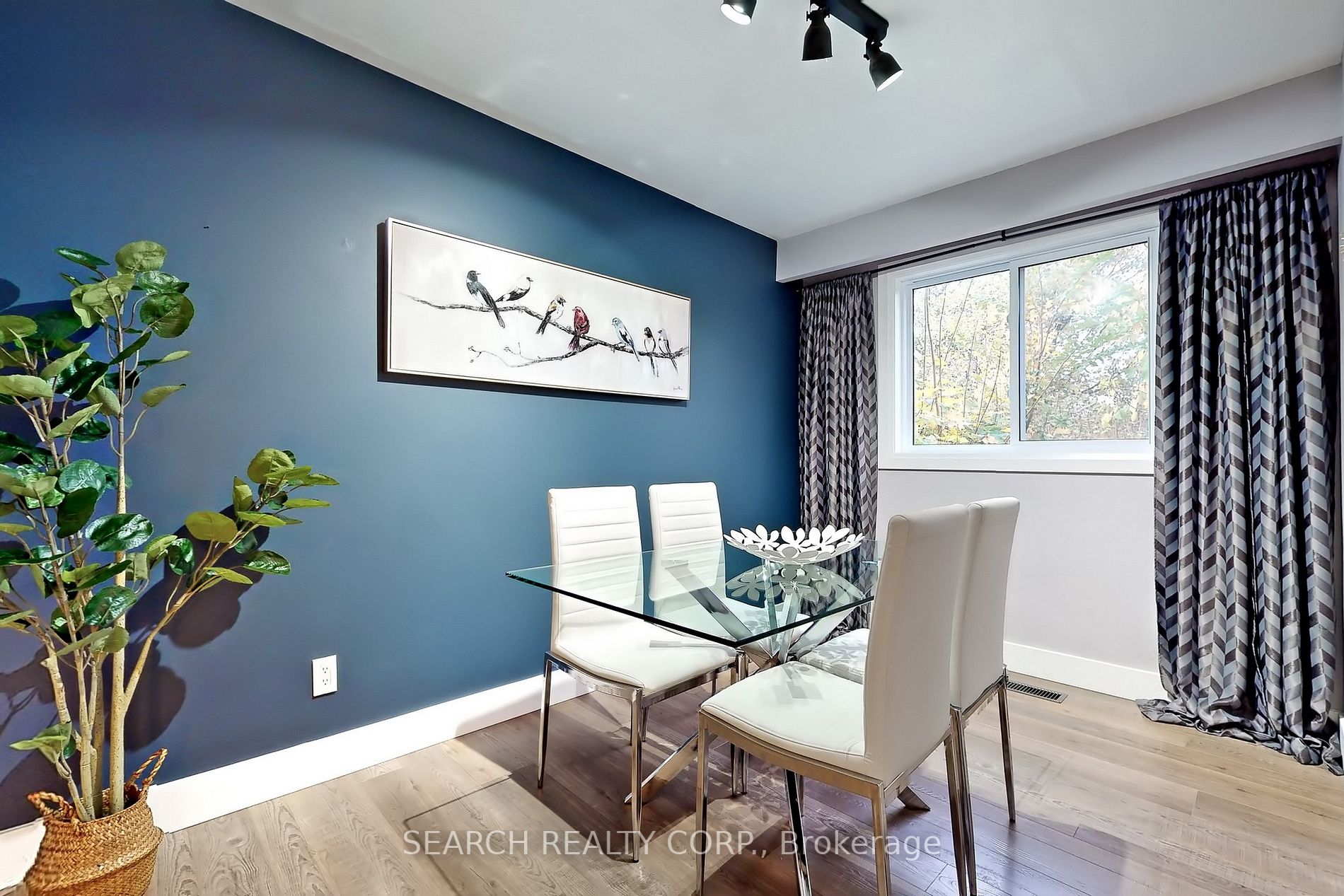 1499 Hobbs Cres