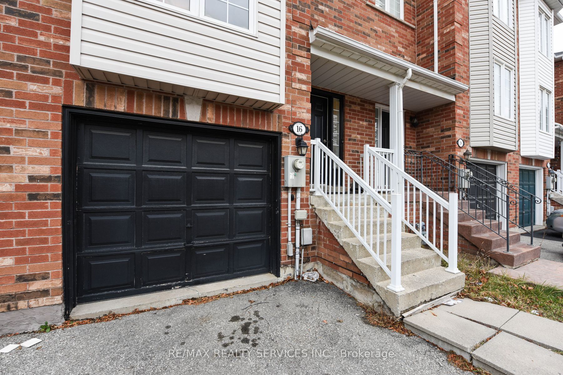 16 Wilmont Crt
