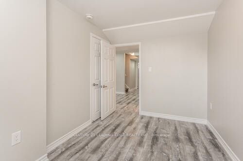 4 Berberis Cres E, #Bsmt