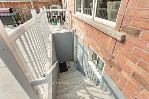 4 Berberis Cres E, #Bsmt