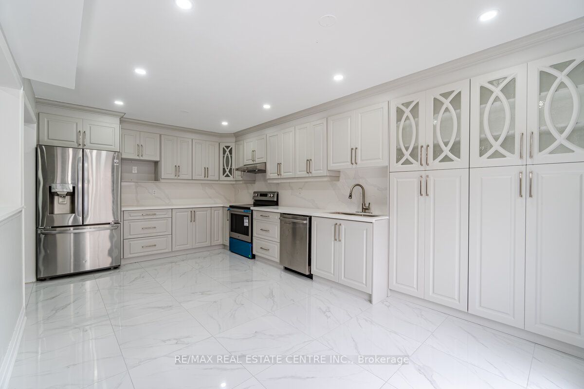 268 Giddings Cres
