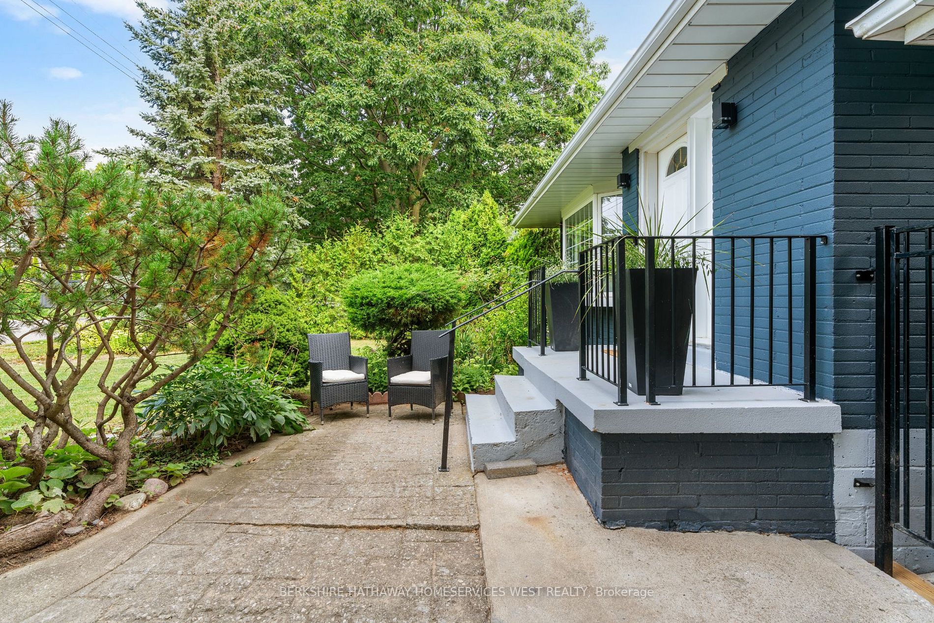 90 Great Oak Dr