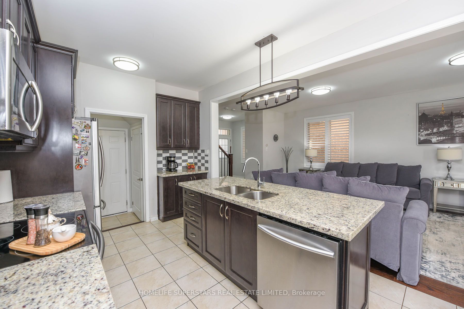1552 Farmstead Dr