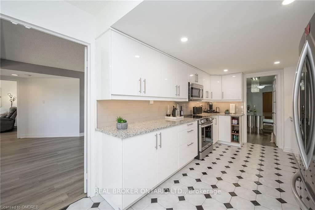 1237 North Shore Blvd E, #301