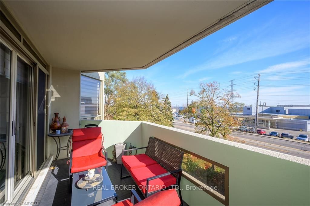 1237 North Shore Blvd E, #301
