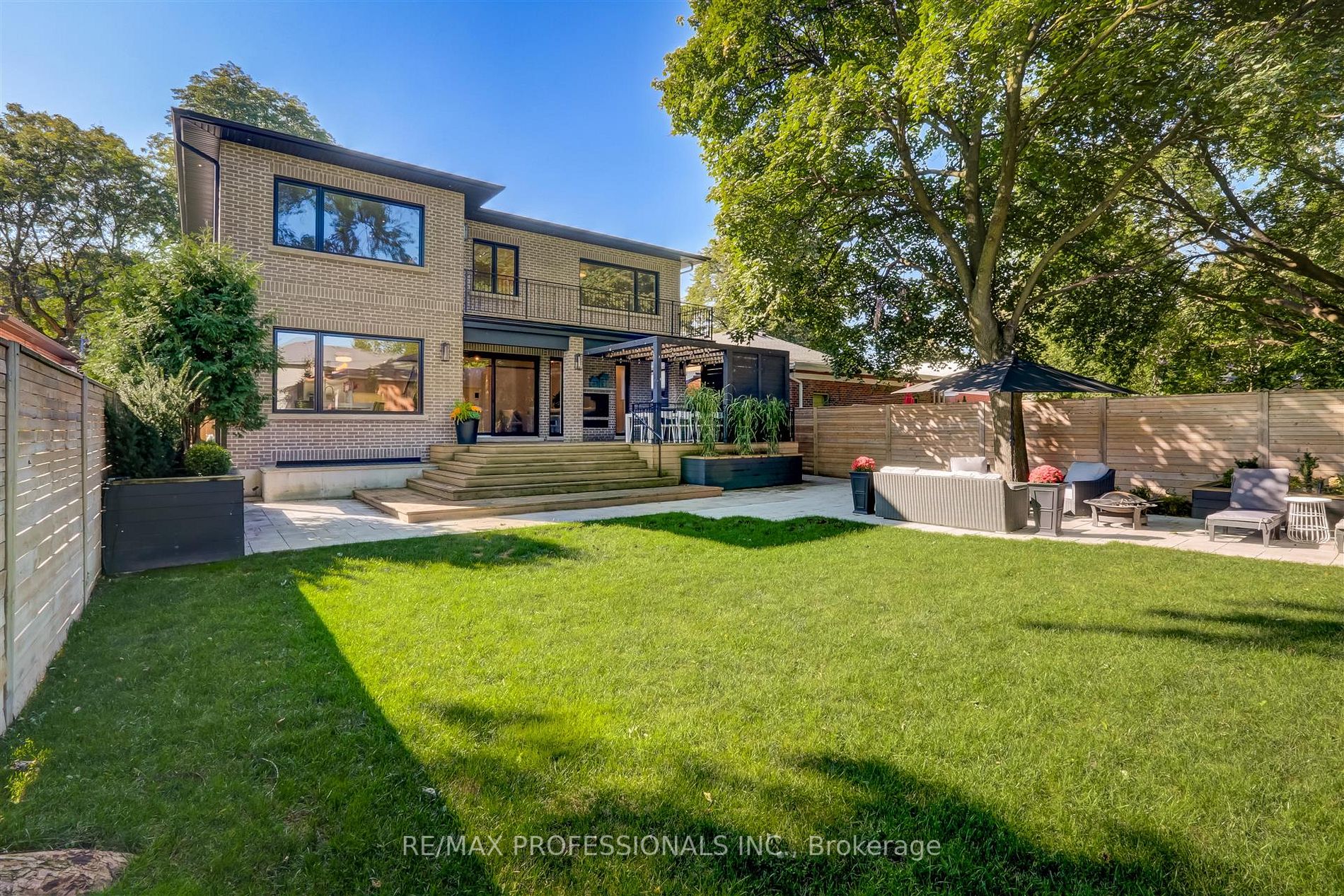92 Mervyn Ave