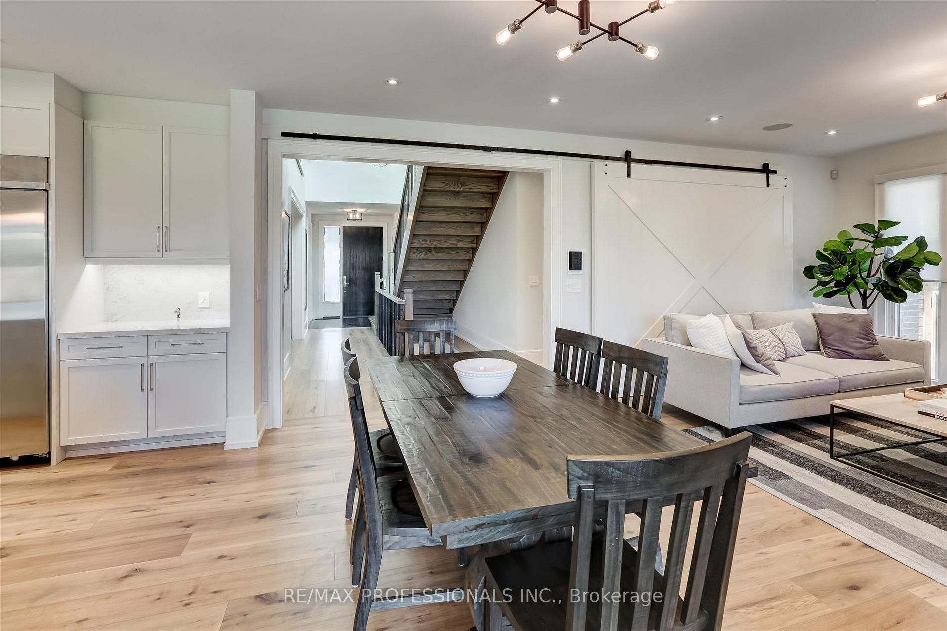 92 Mervyn Ave
