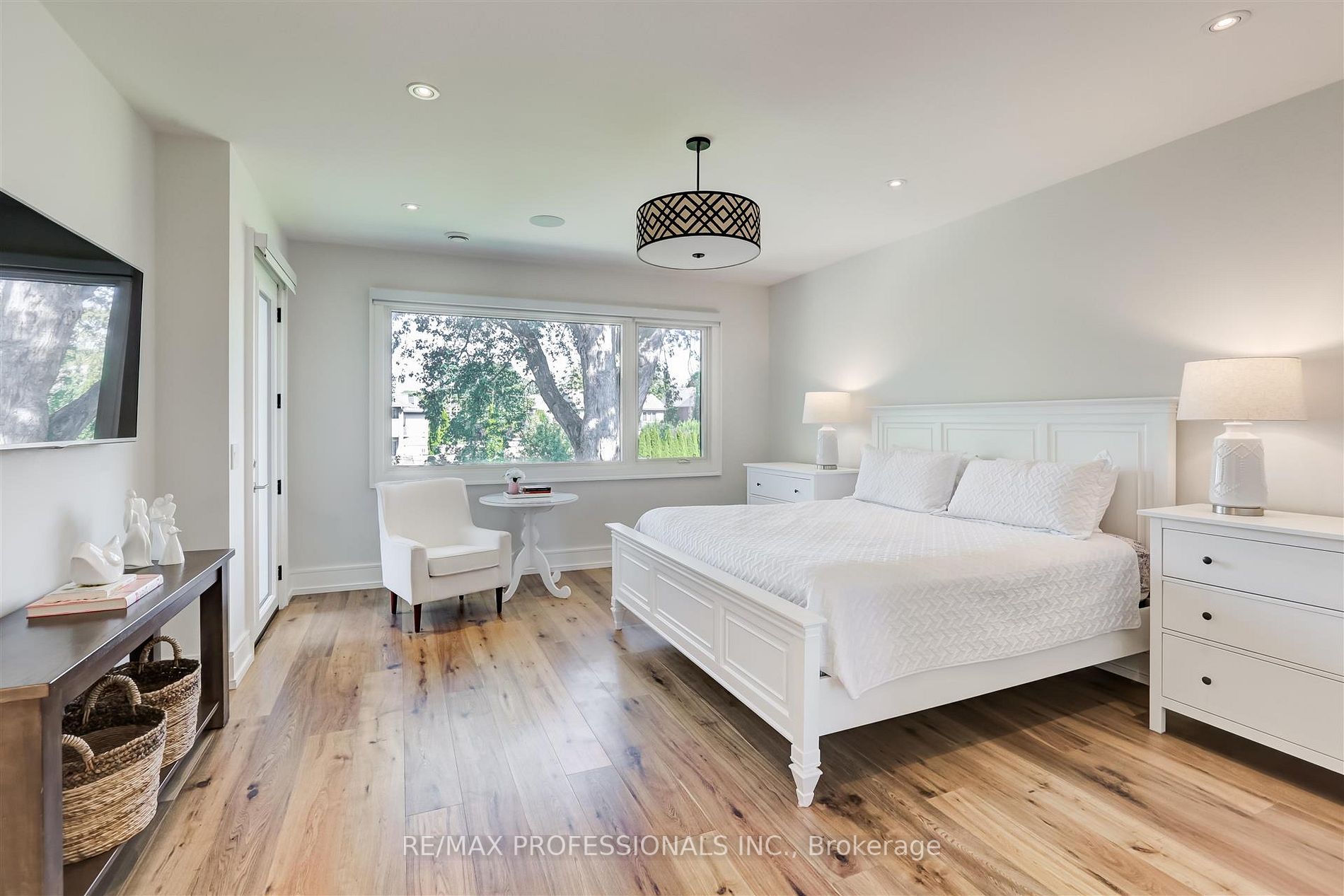 92 Mervyn Ave