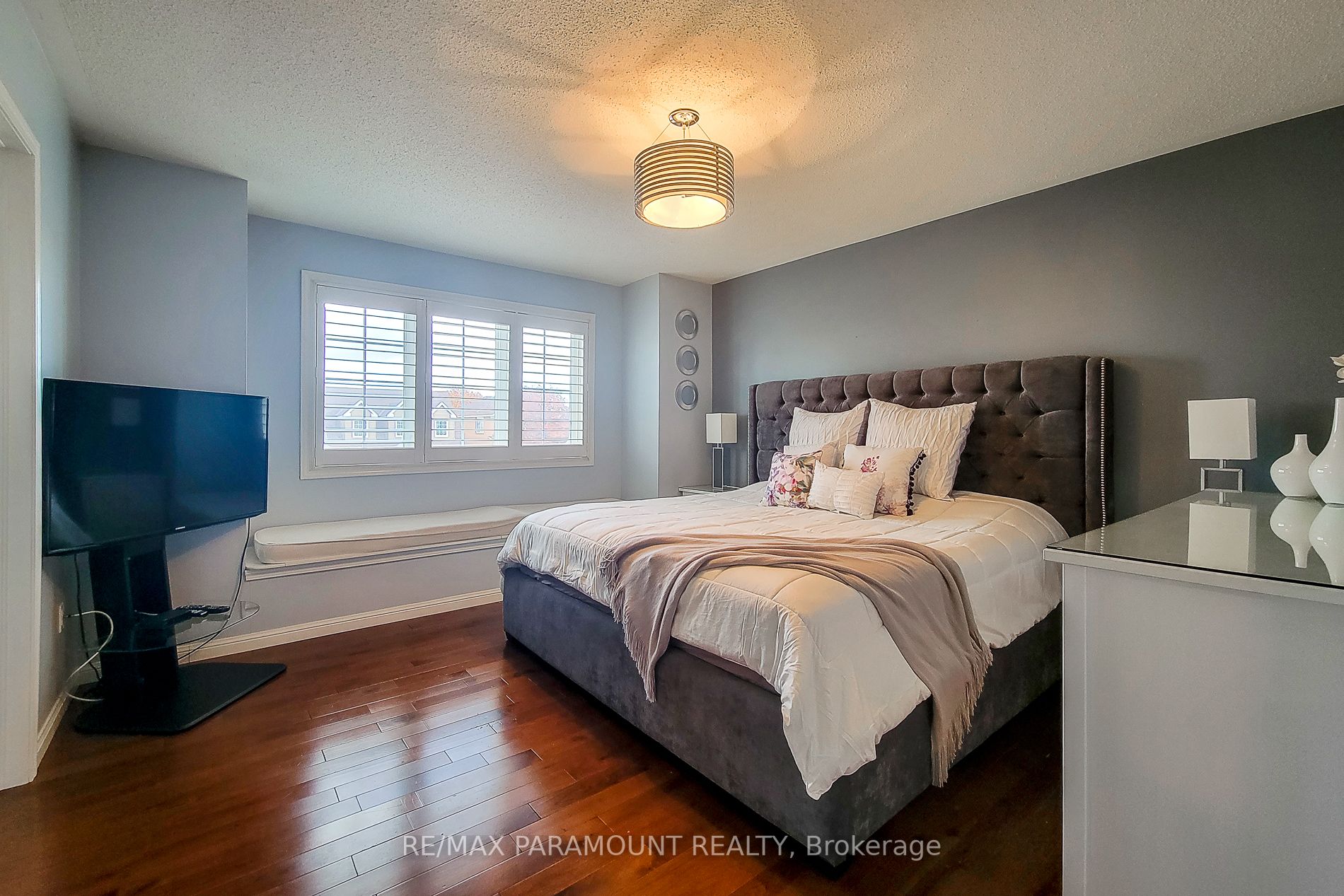 518 Trudeau Dr