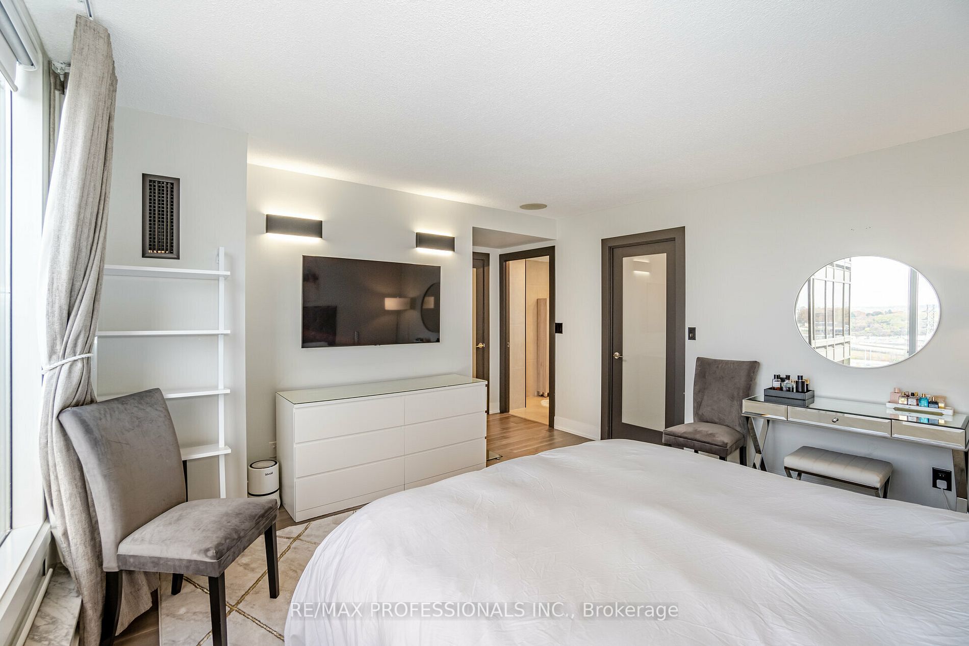 1 Palace Pier Crt, #1208